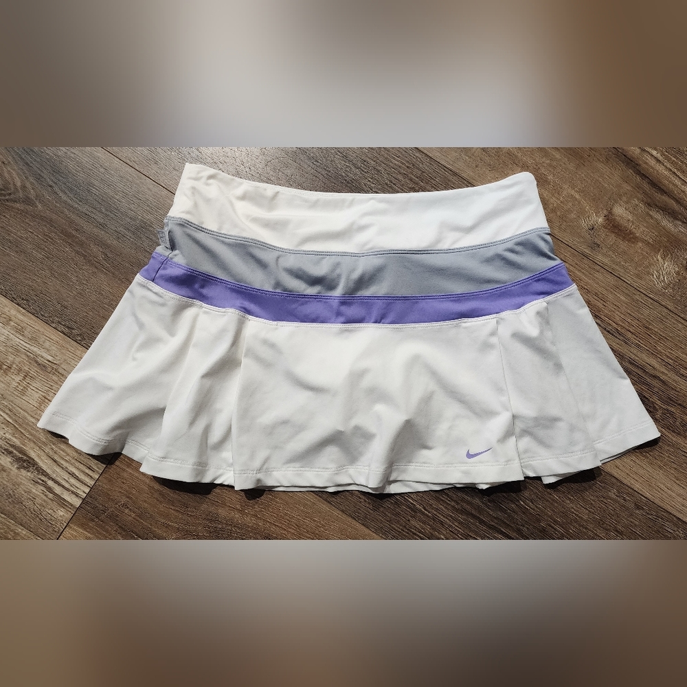 Women's size large nike Dri-Fit skort